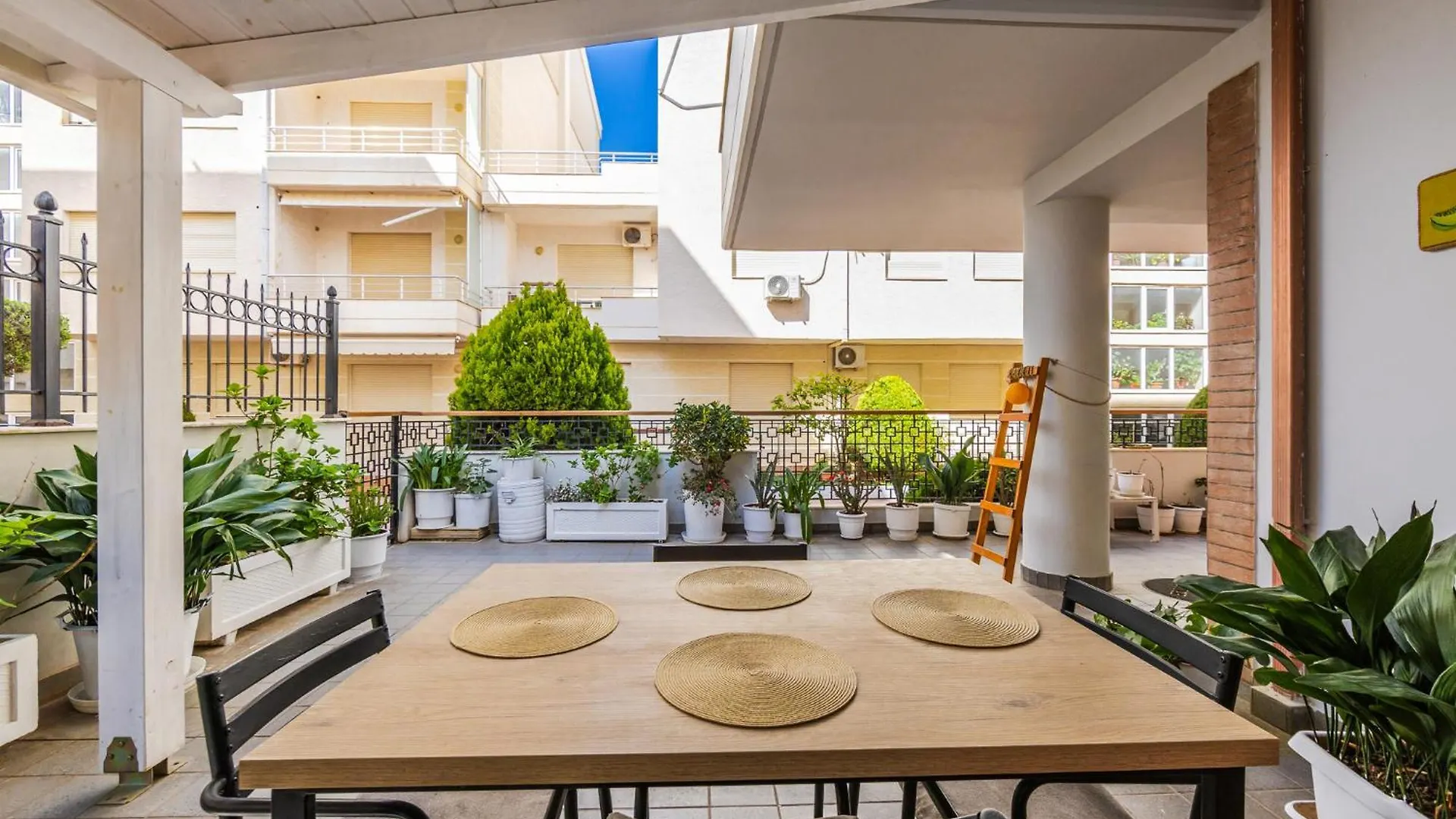 Melon Apartments Vlorë 0*,  Albanien